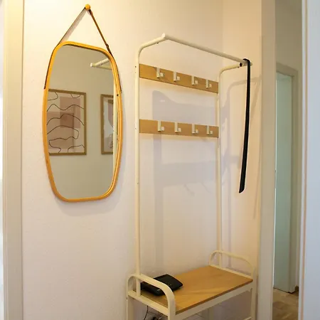 2 Zimmer, Bett Und Schlafsofa, Balkon, Waschmaschine L * Leipzig