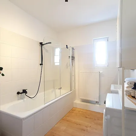 2 Zimmer, Bett Und Schlafsofa, Balkon, Waschmaschine L Apartment Leipzig